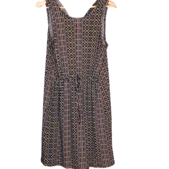 BCBG Gen Dress. Sleeveless black and white Aztec print. - Picture 1 of 5